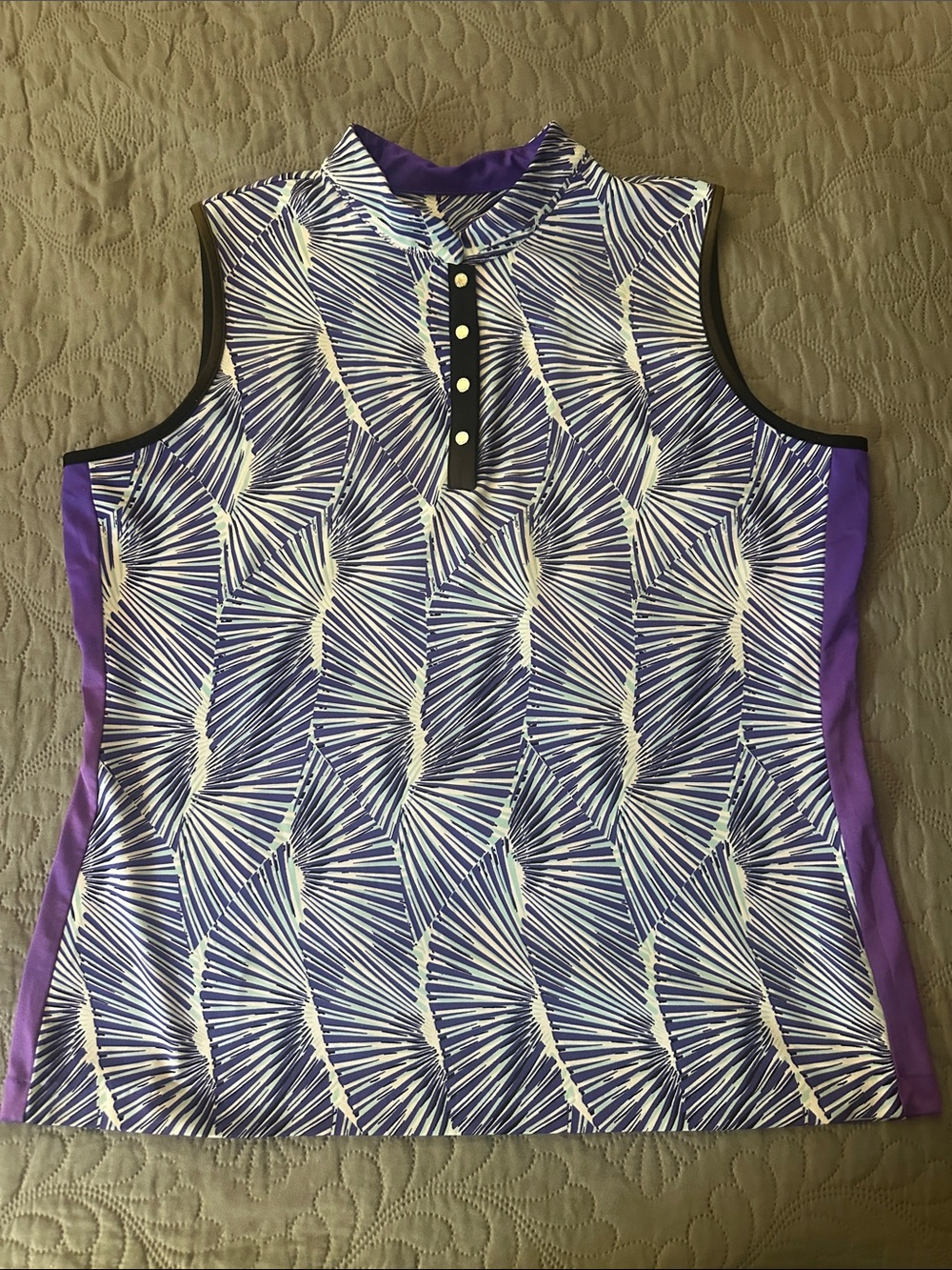 Tail Sleeveless Fan-Print Tank Top in Purple, Blue and White